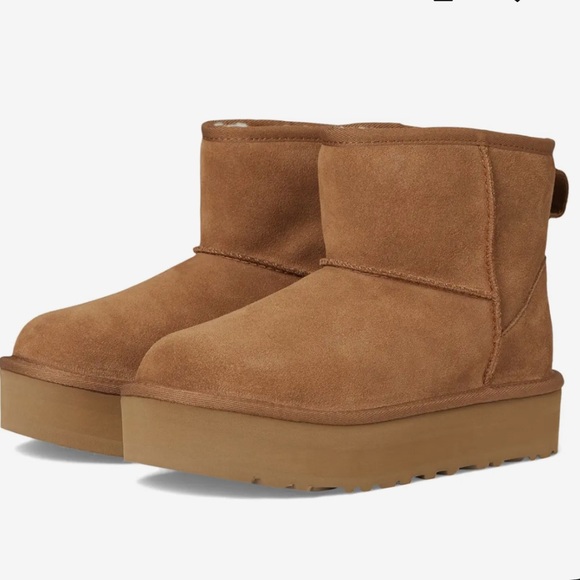 UGG Kids Boots in Chestnut Brown - Picture 1 of 7